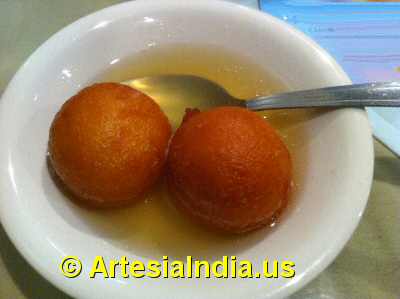 Indian Buffet Desserts image © ArtesiaIndia.us