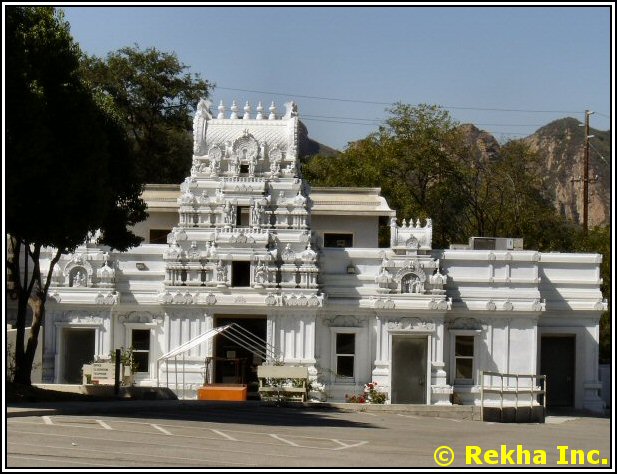 malibu Hindu Temple - Copying or reproduction of this image is prohibited - © Rekha Inc.